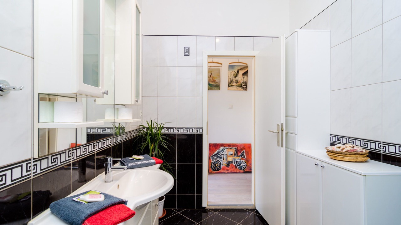 Photo of Bathroom in Gruz