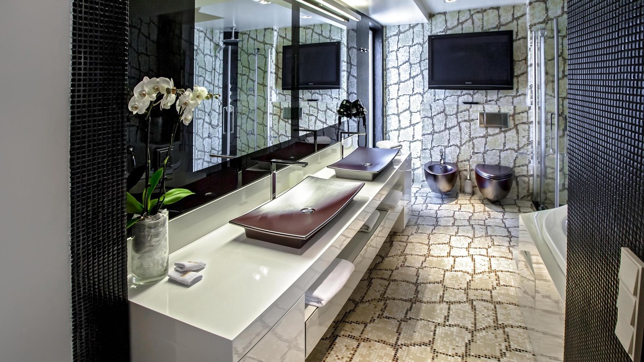 Photo of Bathroom in Duce