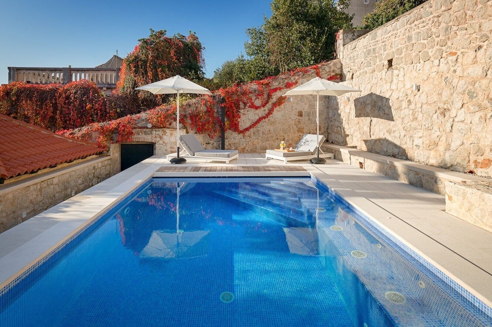 Photo of Outdoor in Pile