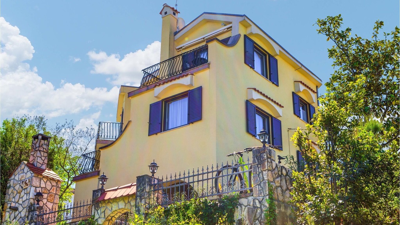Photo of Outdoor in Porat