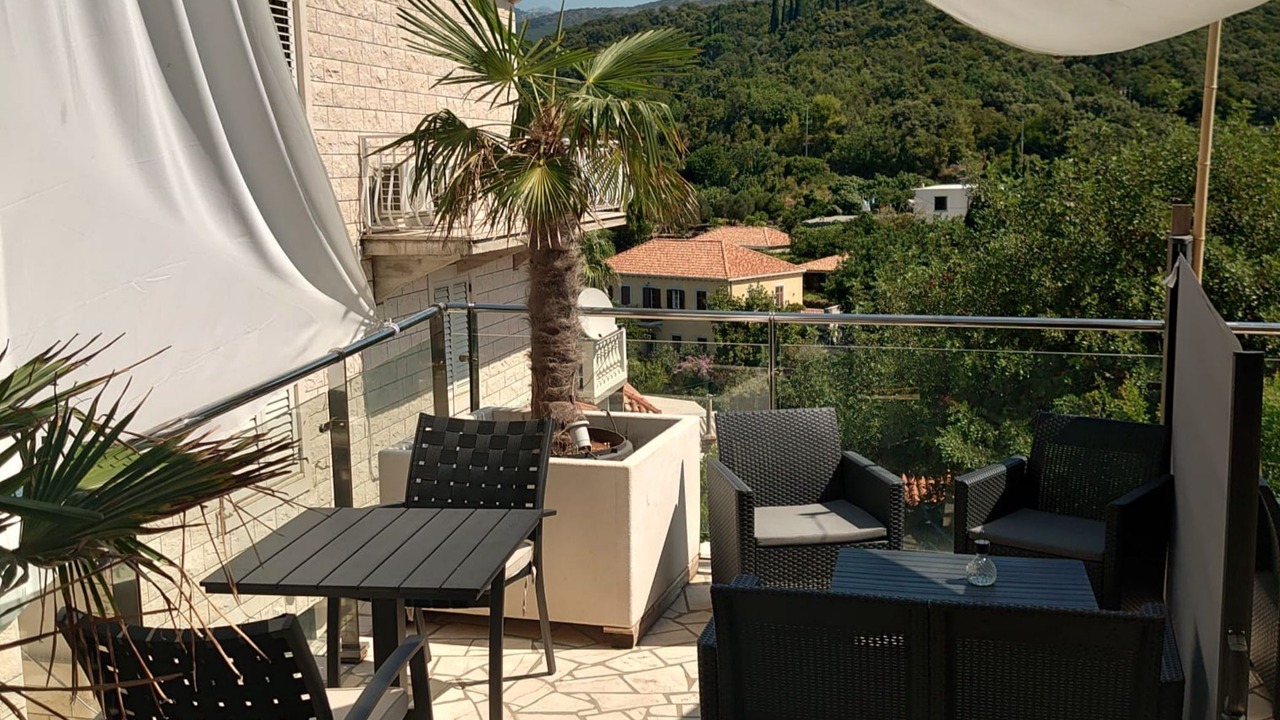 Photo of Patio Balcony in Molunat
