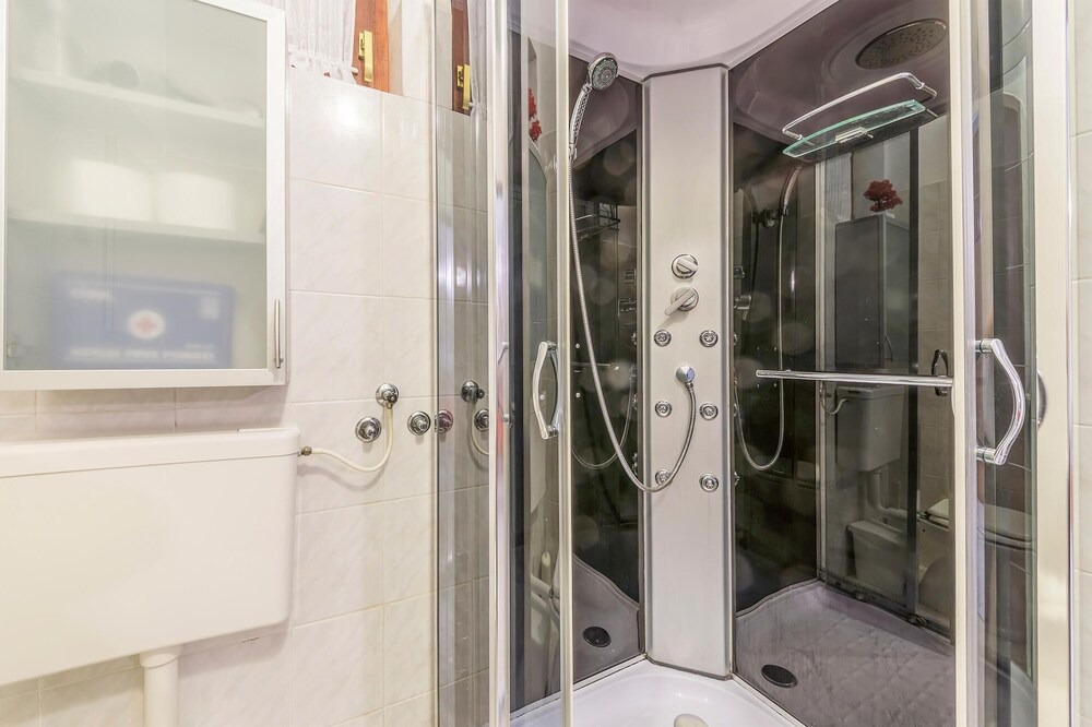Photo of Bathroom in Vinkuran