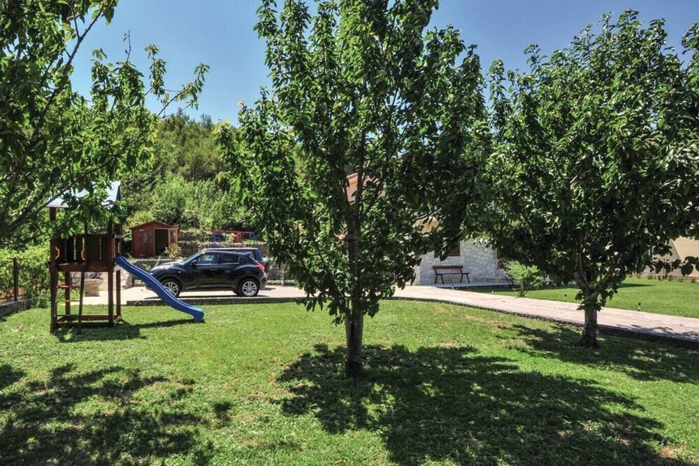 Photo of Outdoor in Srinjine