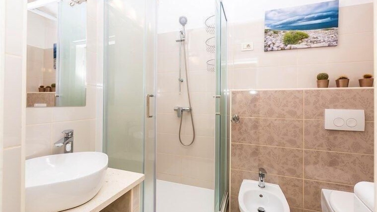 Photo of Bathroom in Cove Murtar