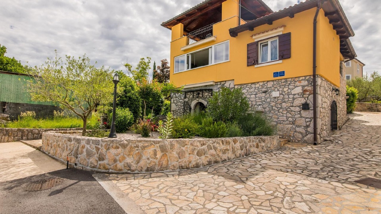Photo of Outdoor in Soline