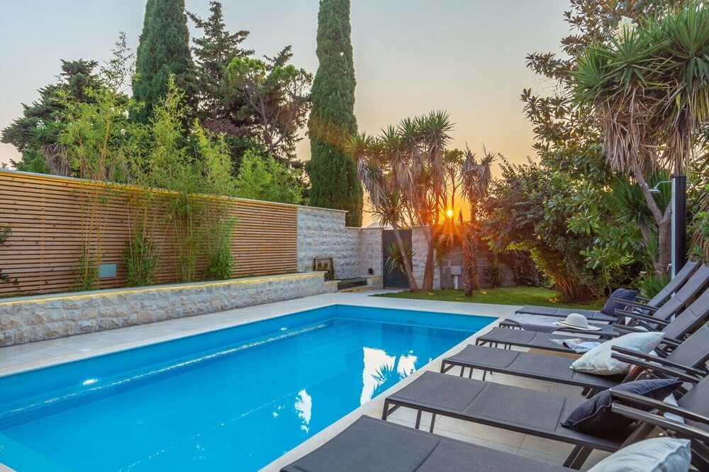 Photo of Outdoor in Pile