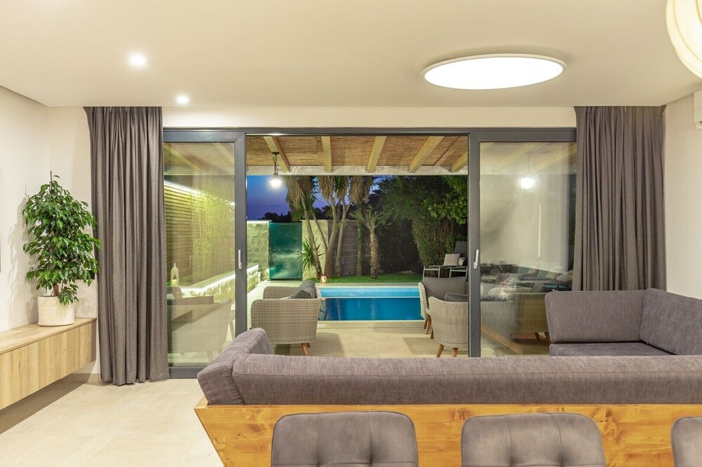 Photo of Outdoor in Pile