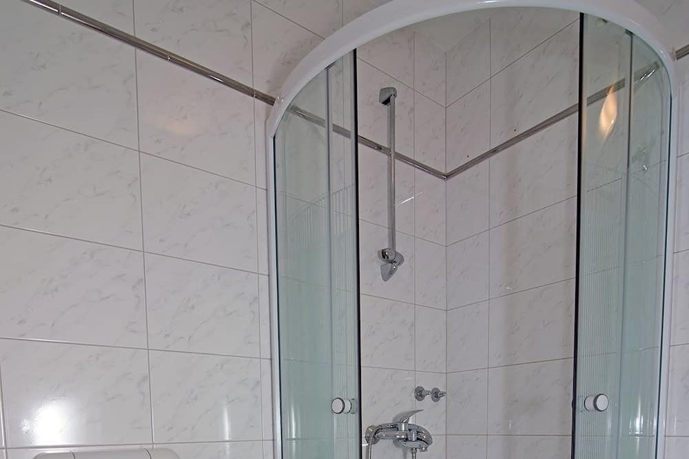 Photo of Bathroom in Cove Murtar
