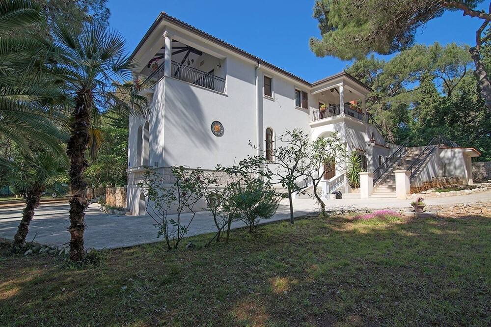 Photo of Outdoor in Cove Murtar