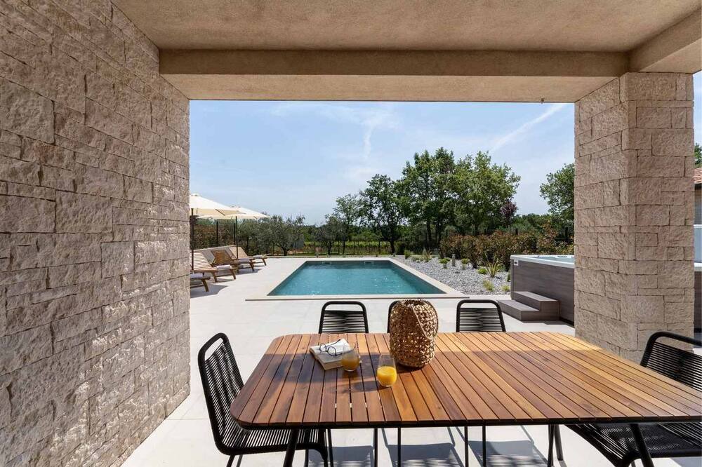 Photo of Patio Balcony in Kadumi