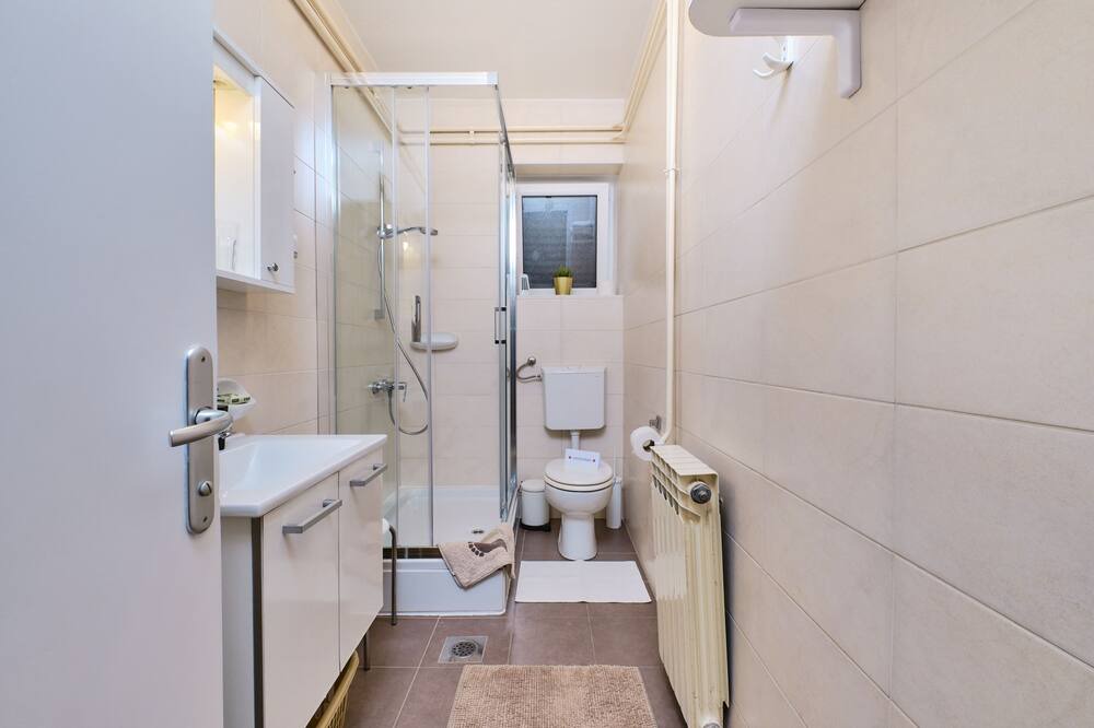 Photo of Bathroom in Cove Murtar