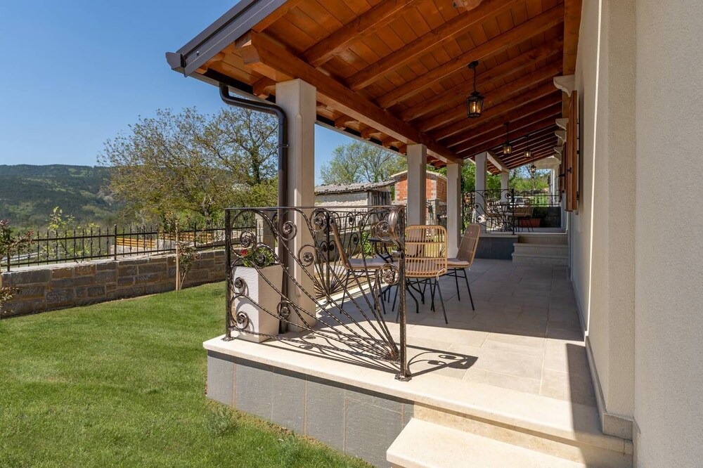 Photo of Patio Balcony in Buzet