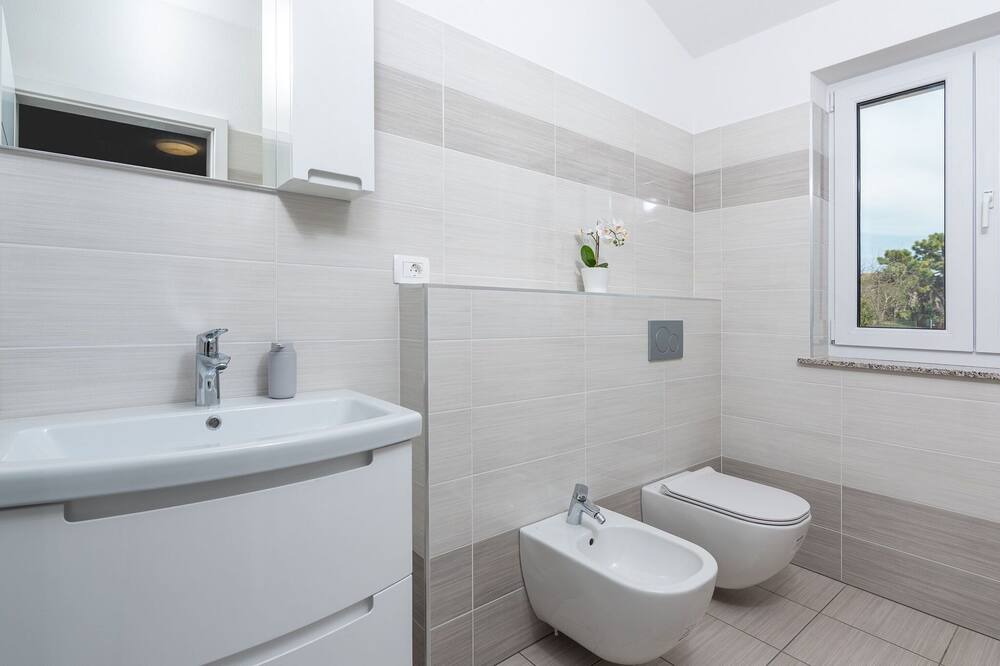 Photo of Bathroom in Radini