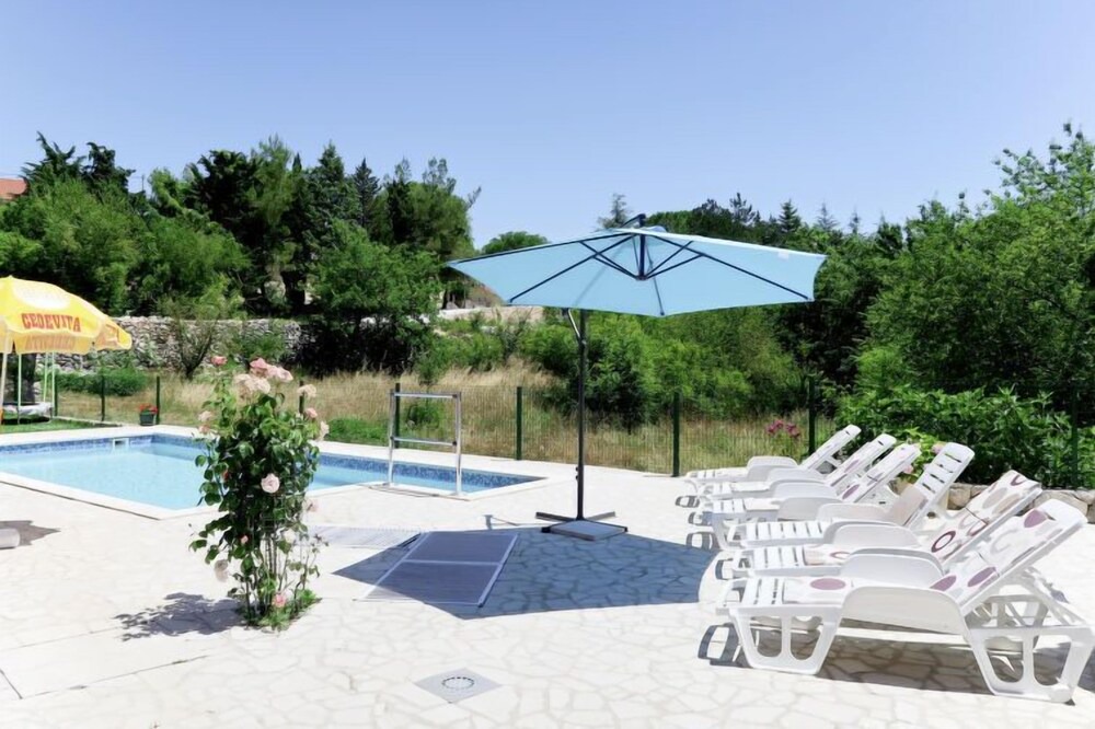 Photo of Outdoor in Srijane