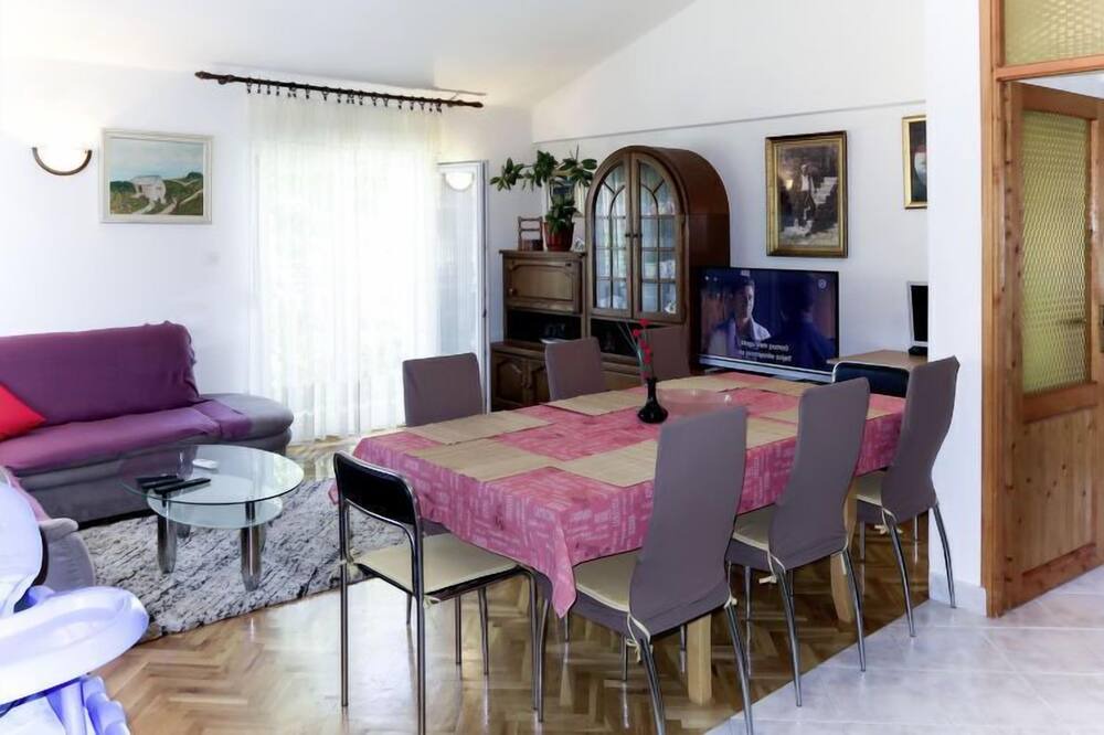 Photo of Livingroom in Srijane