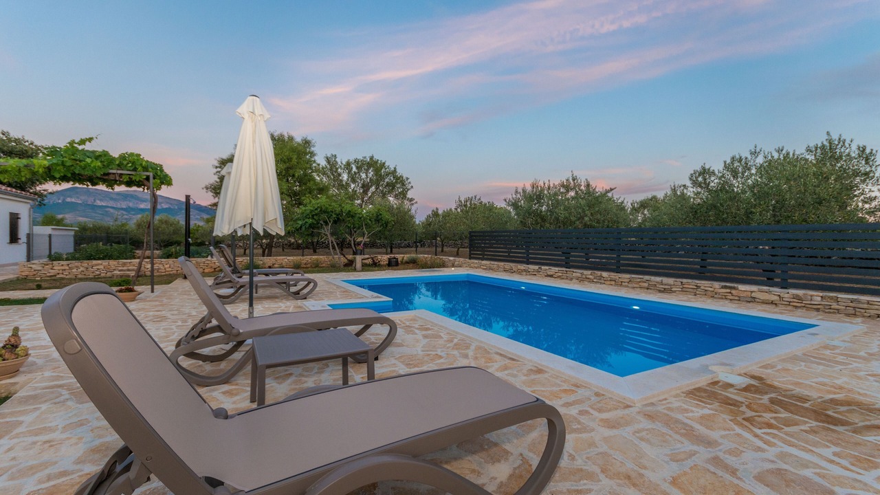 Photo of Outdoor in Oklaj