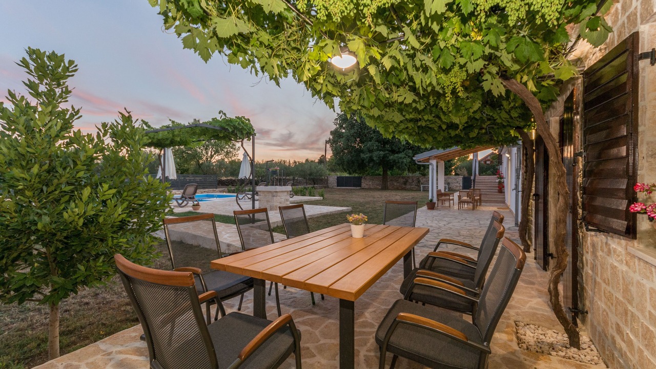 Photo of Outdoor in Oklaj