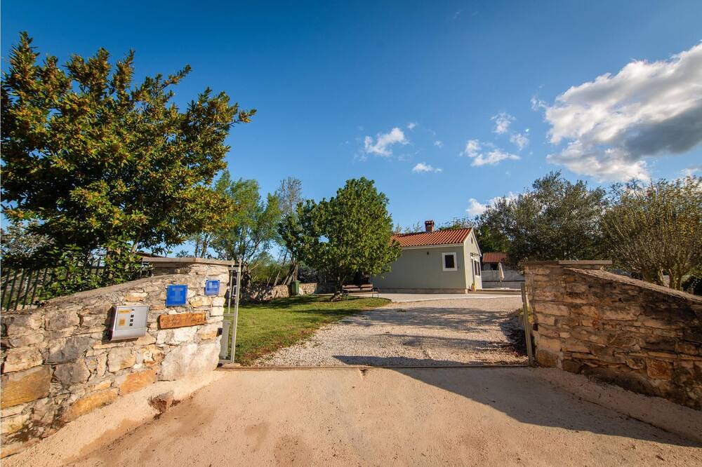 Photo of Outdoor in Stifanici