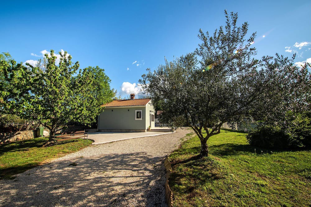 Photo of Outdoor in Stifanici
