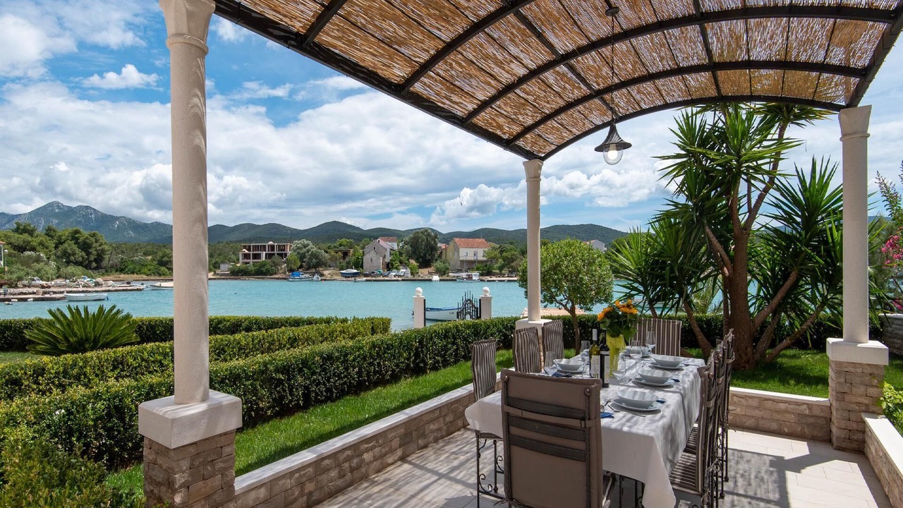 Photo of Outdoor in Loviste