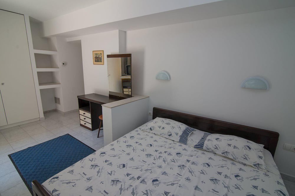 Photo of Bedroom in Cove Murtar