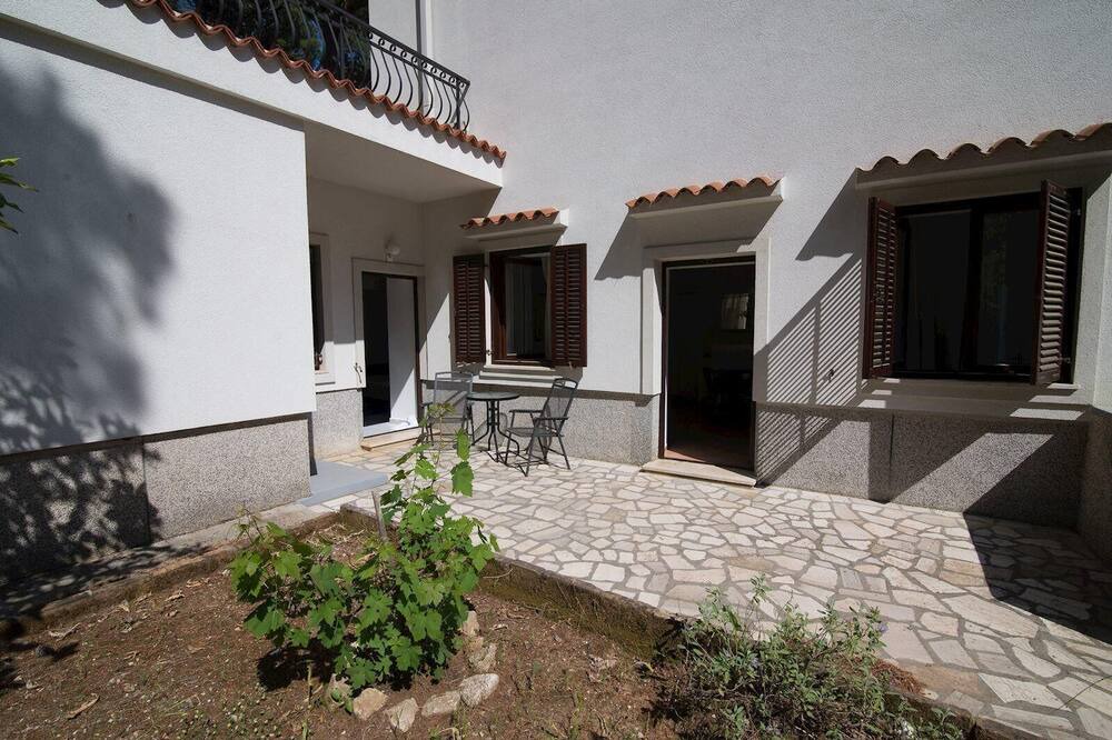 Photo of Outdoor in Cove Murtar