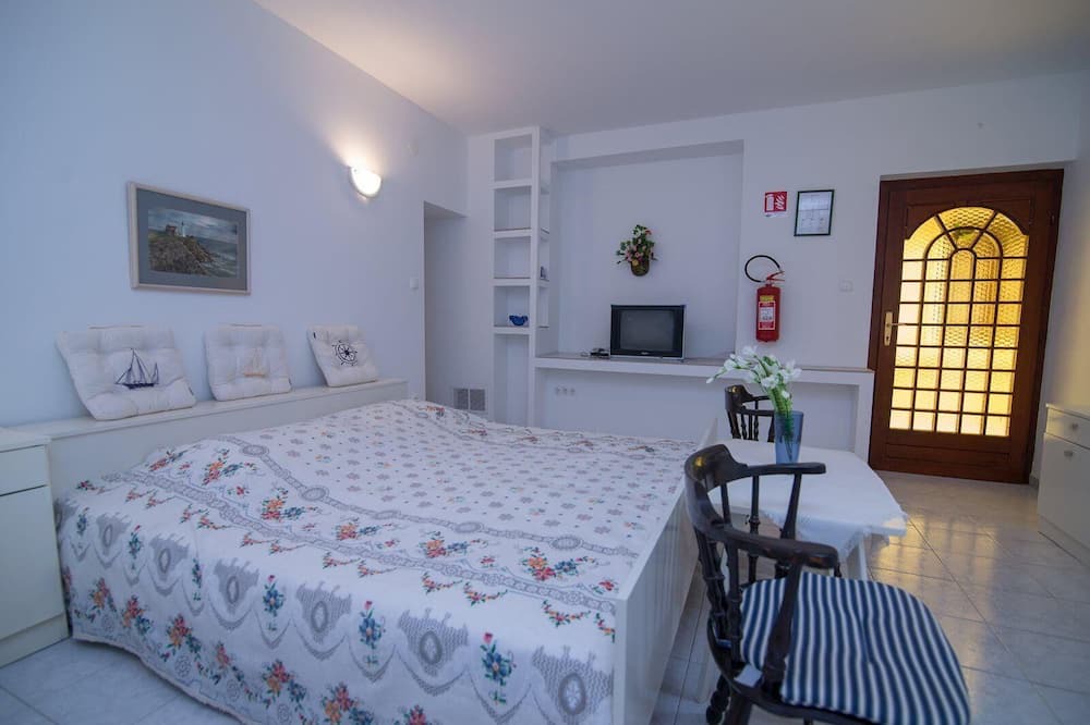 Photo of Bedroom in Cove Murtar