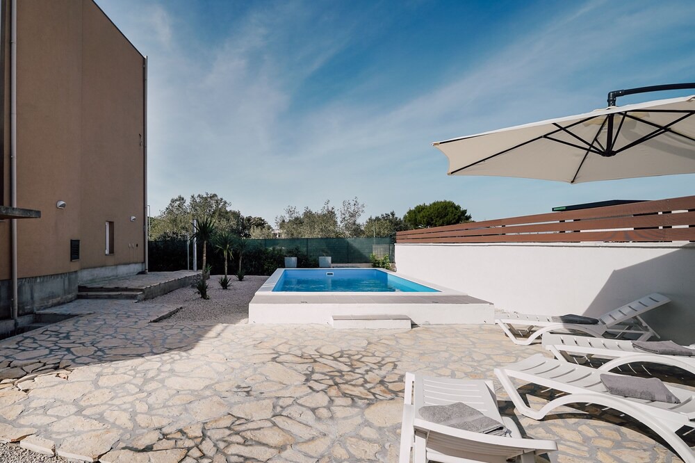 Photo of Outdoor in Preko