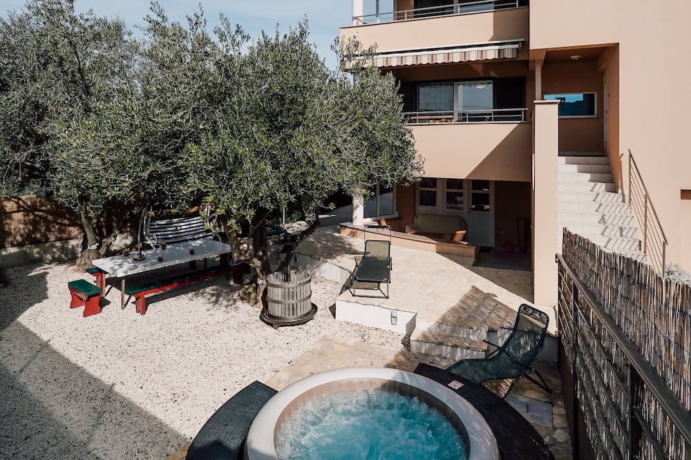 Photo of Outdoor in Preko