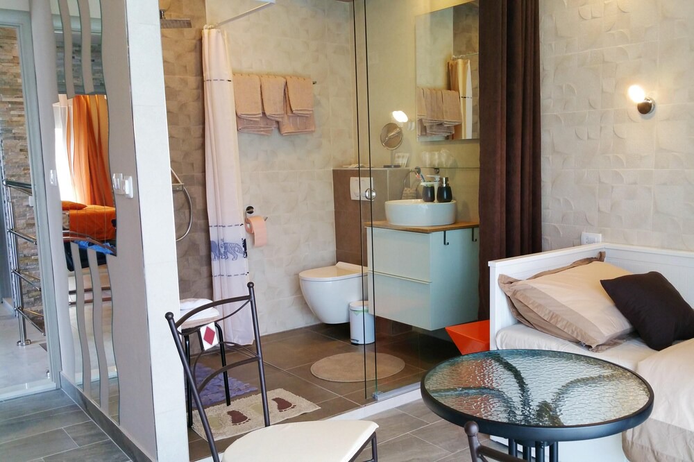 Photo of Bathroom in Vantacici