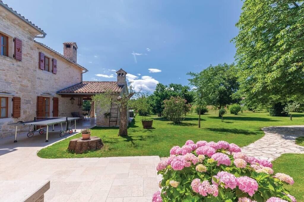 Photo of Outdoor in Krculi