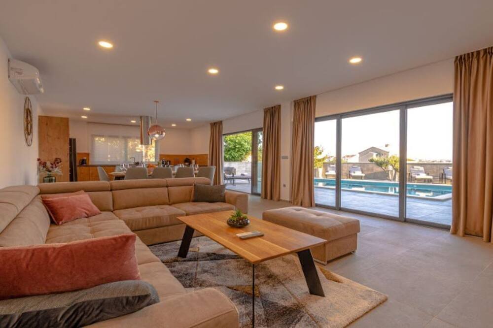 Photo of Livingroom in Solin