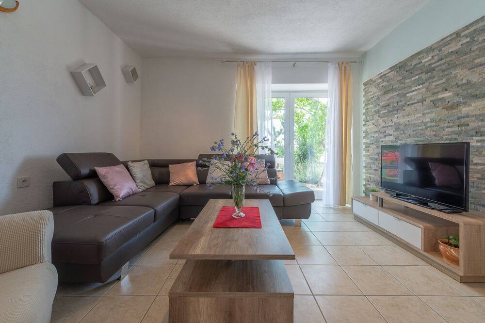 Photo of Livingroom in Lisicici
