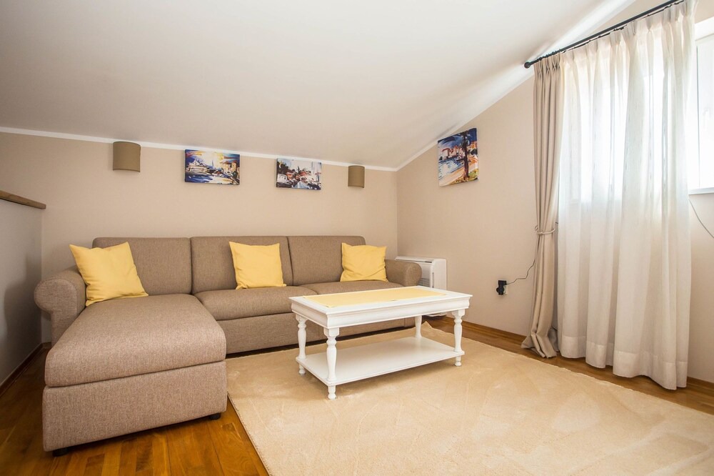 Photo of Livingroom in Musalez