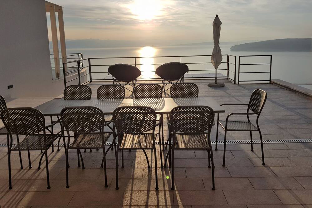 Photo of Patio Balcony in Sveta Jelena