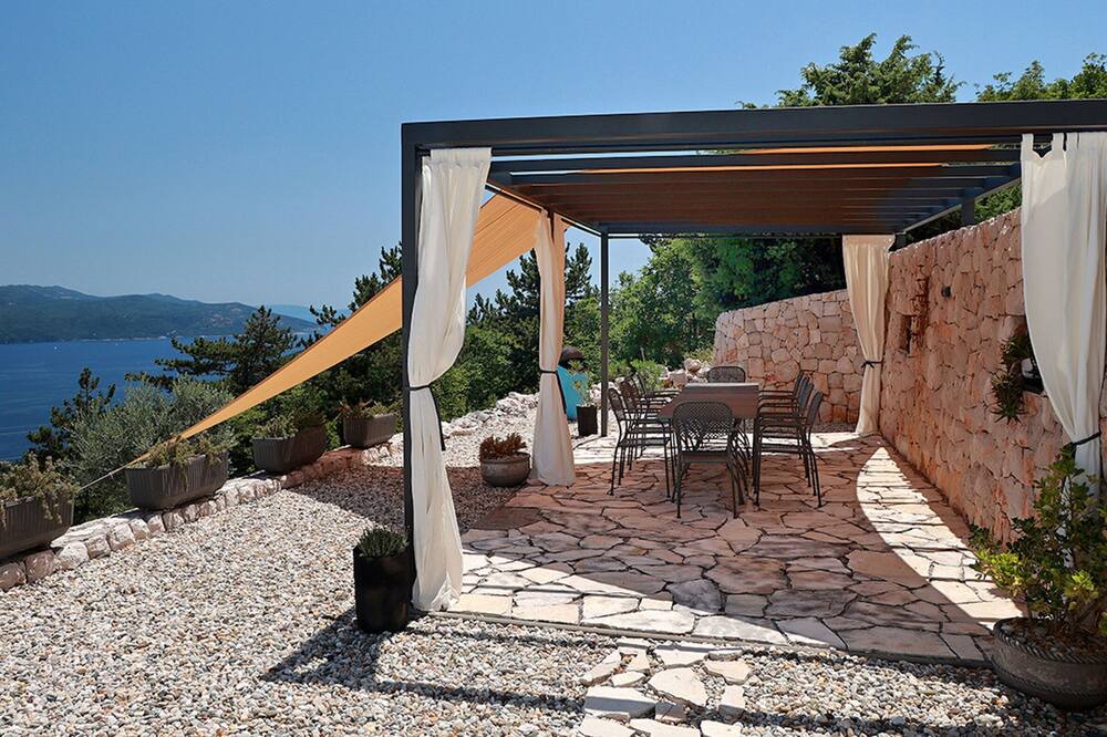 Photo of Patio Balcony in Sveta Jelena