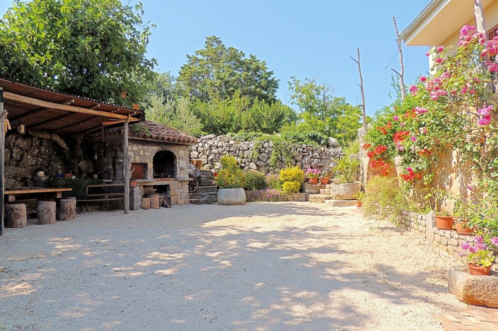 Photo of Outdoor in Linardici