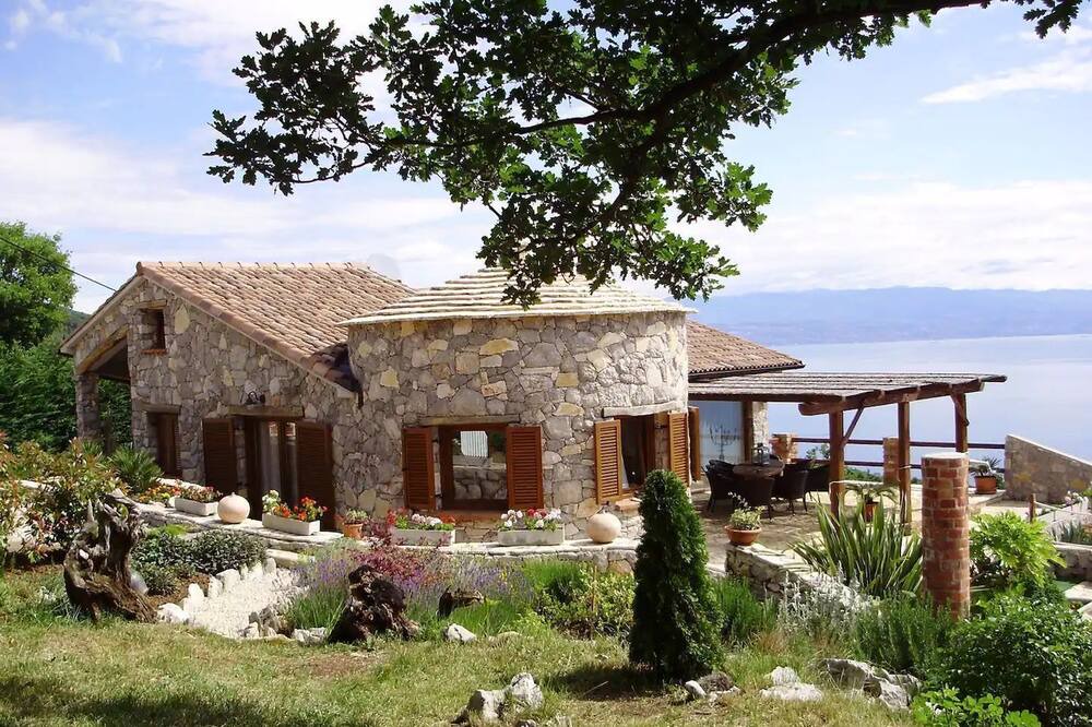 Photo of Outdoor in Sveta Jelena