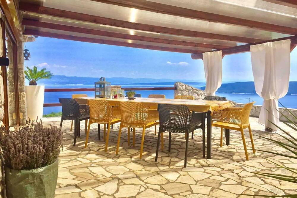 Photo of Patio Balcony in Sveta Jelena