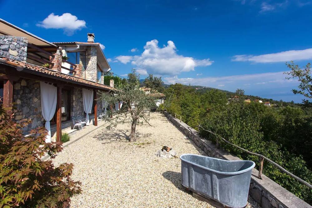 Photo of Outdoor in Sveta Jelena