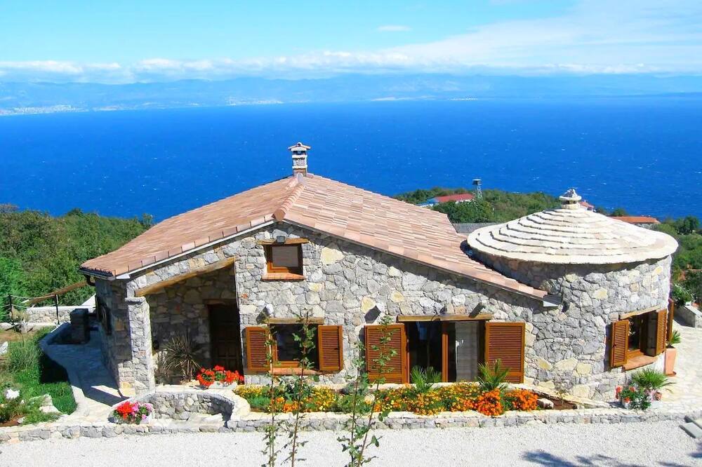 Photo of Outdoor in Sveta Jelena