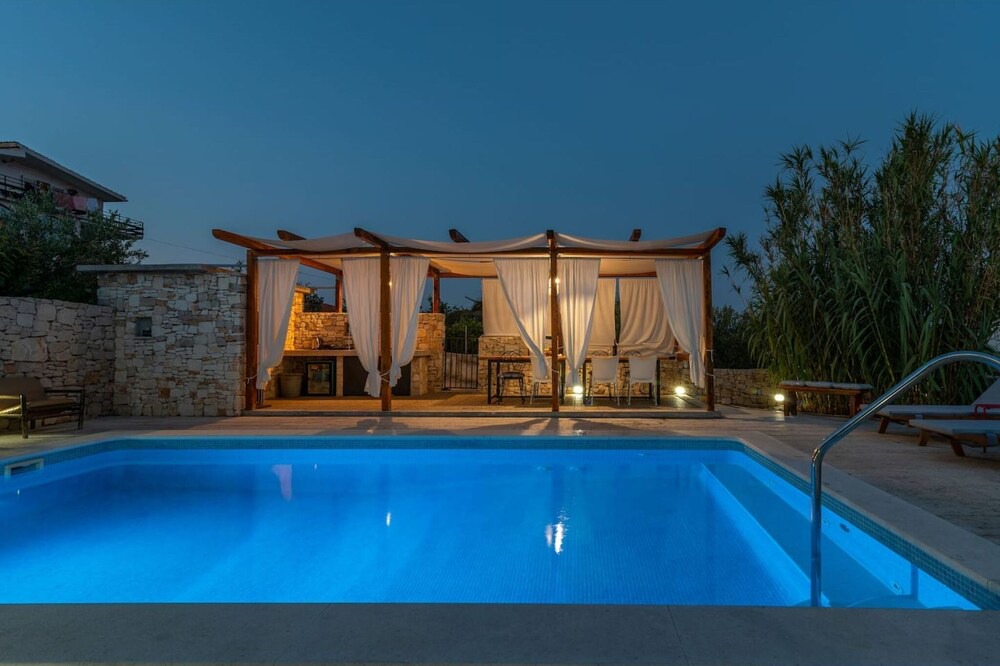 Photo of Outdoor in Slatine