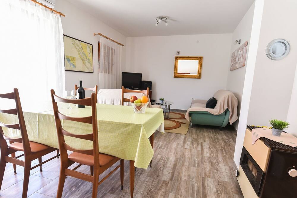 Photo of Livingroom in Veli Iz