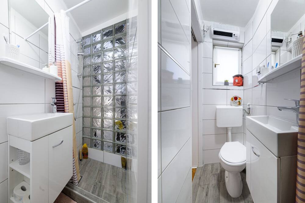 Photo of Bathroom in Grad