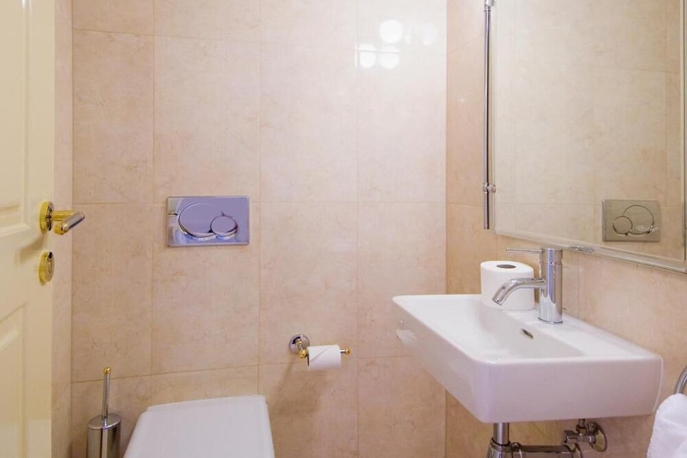 Photo of Bathroom in Brela
