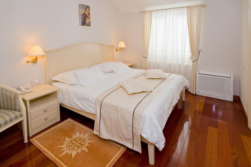Photo of Bedroom in Brela