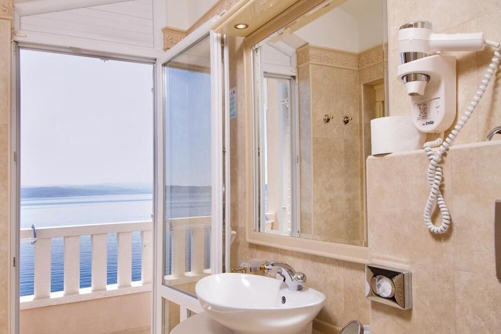 Photo of Bathroom in Brela
