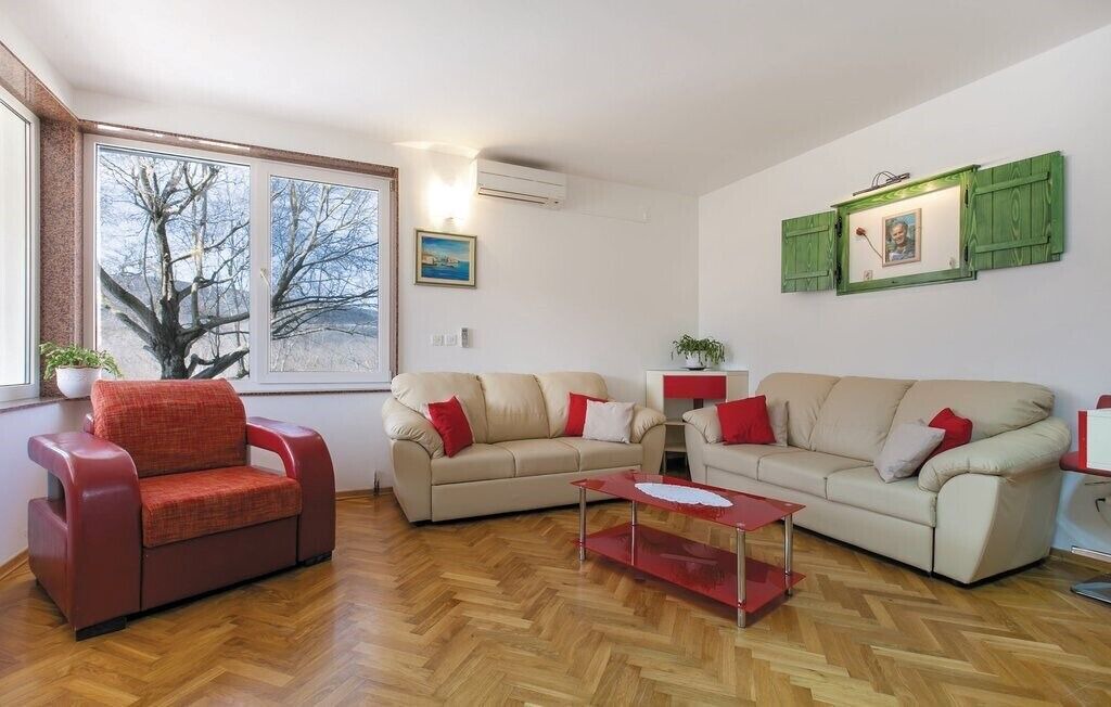 Photo of Livingroom in Srijane