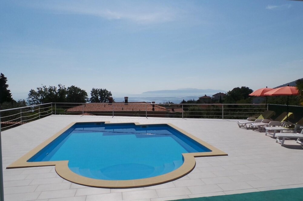 Photo of Outdoor in Ika