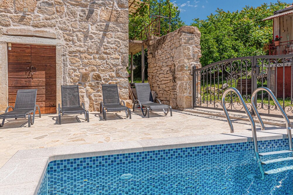 Photo of Outdoor in Bribir